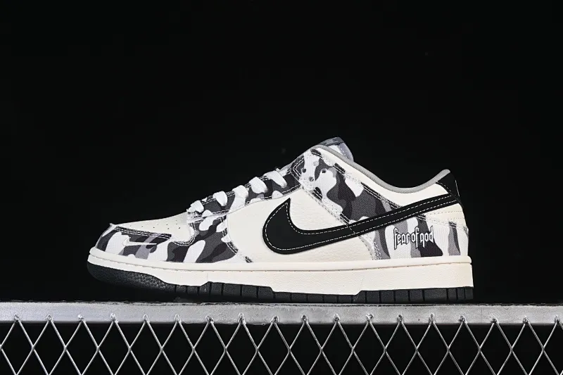 All Categories Nk SB Dunk Series Nk SB Dunk Low High-end Customized Low-top Shoes Nike SB Dunk Low Gray Camouflage Anniversary High-end Customized Low-top Casual Shoes SR2025-002